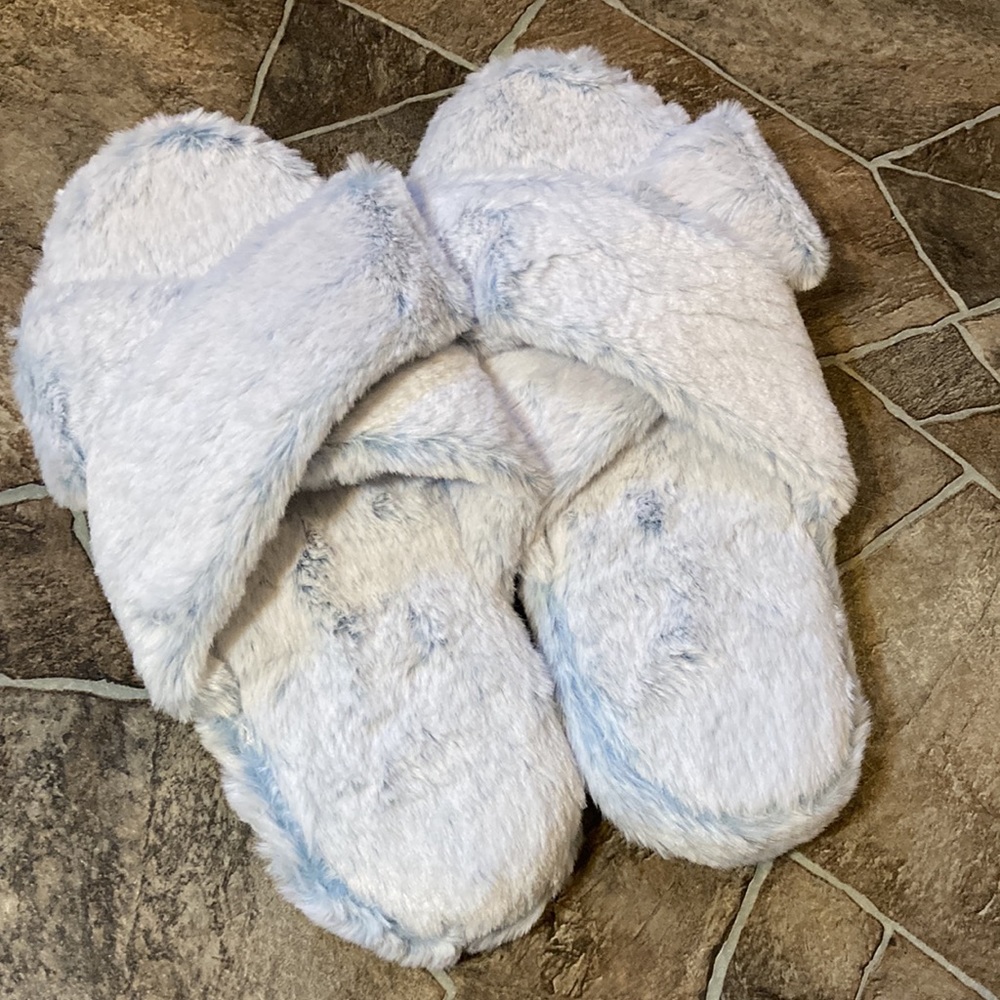 New Fuzzy Faux Fur Open Toe Crisscross House Slippers- Multiple Colors & Sizes - Picture 13 of 14